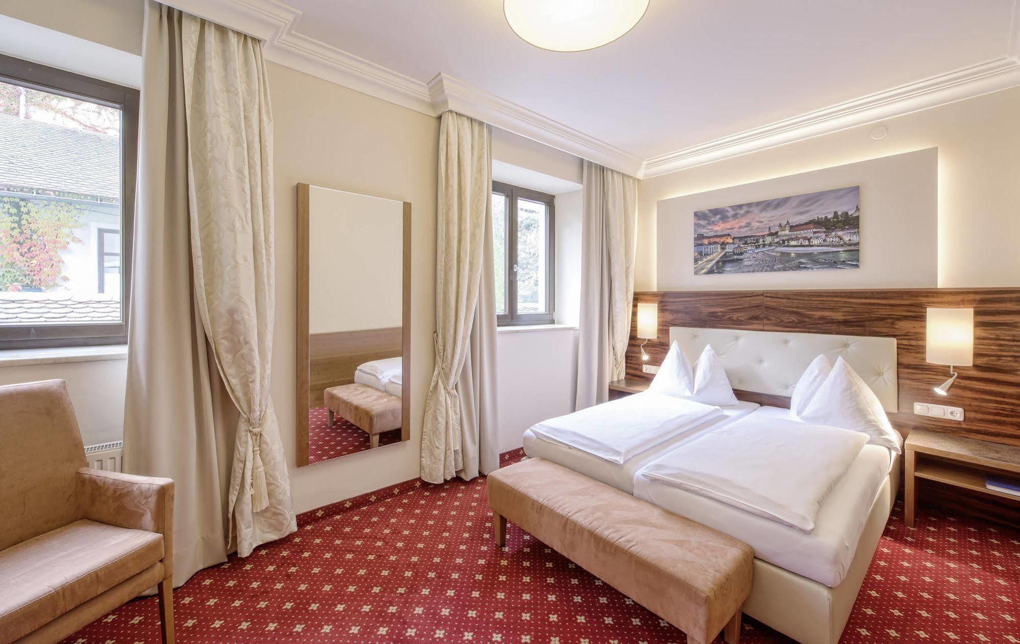Hotel Mader Steyr Luaran gambar