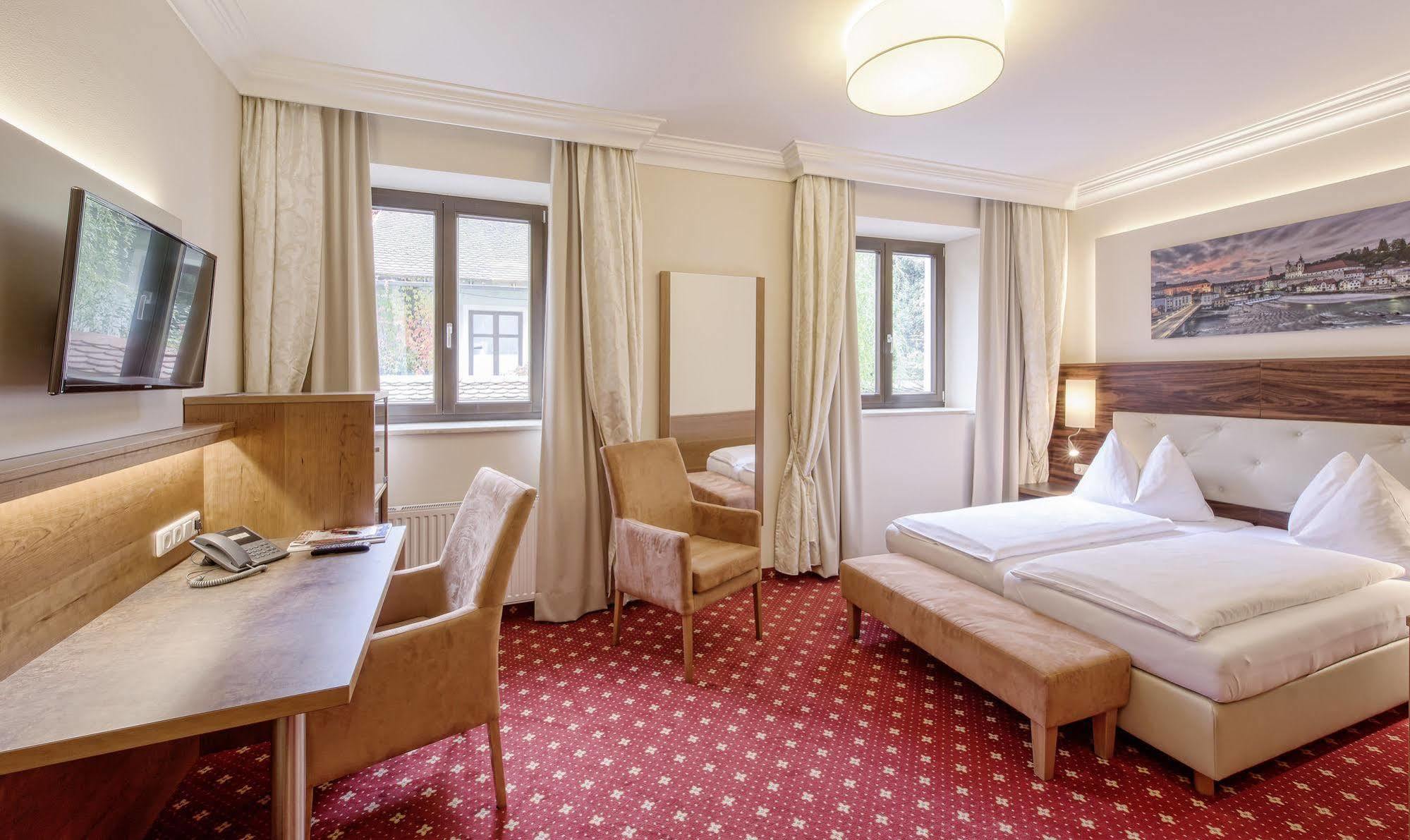 Hotel Mader Steyr Luaran gambar